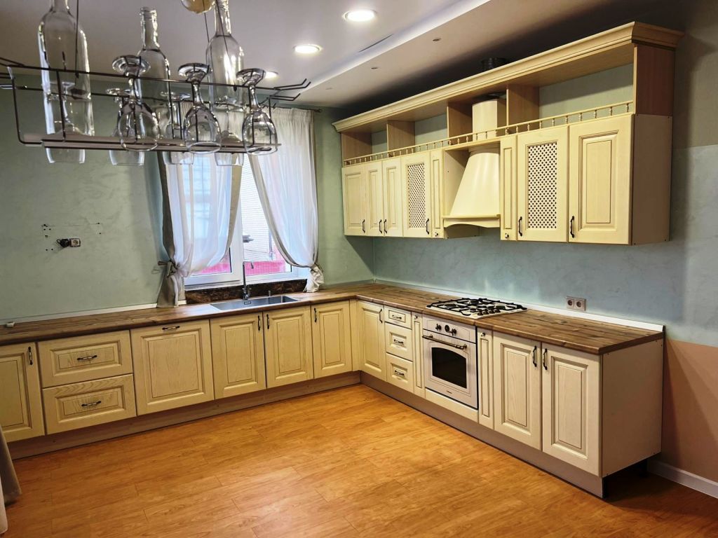 Продажа дома, 249м <sup>2</sup>, 6 сот., Кострома, 8 Марта ул,  37