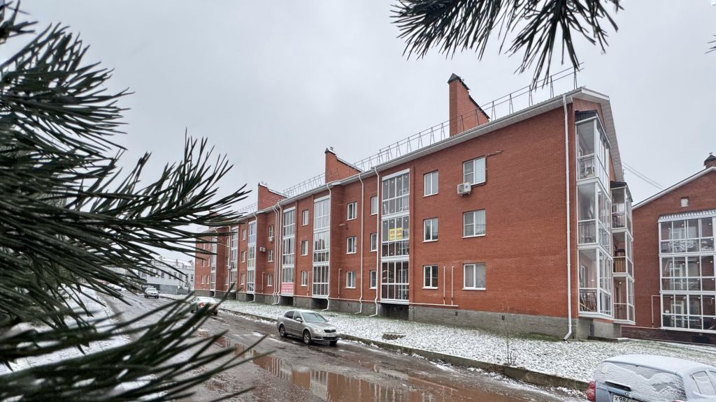 Продажа 2-комнатной квартиры, Ярославль, Сиреневый проезд,  38