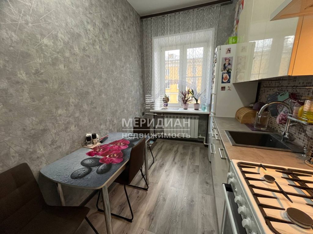 Продажа 2-комнатной квартиры, Нижний Новгород, Страж Революции ул,  32