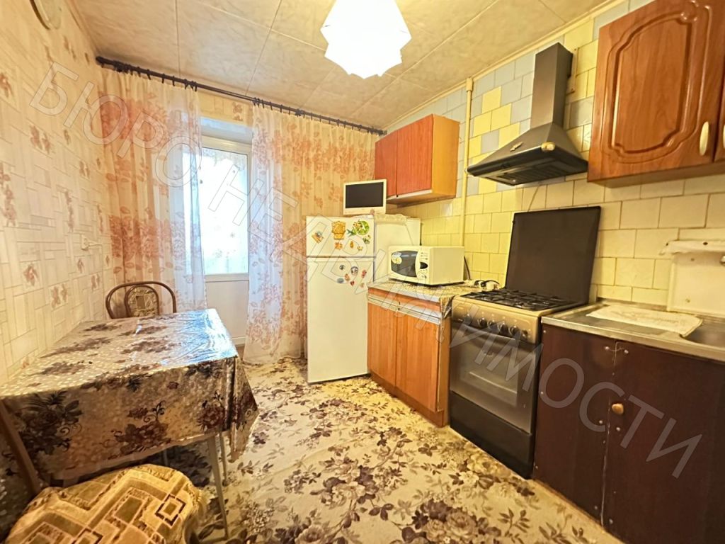 Продажа 3-комнатной квартиры, Балашов, Орджоникидзе ул,  1