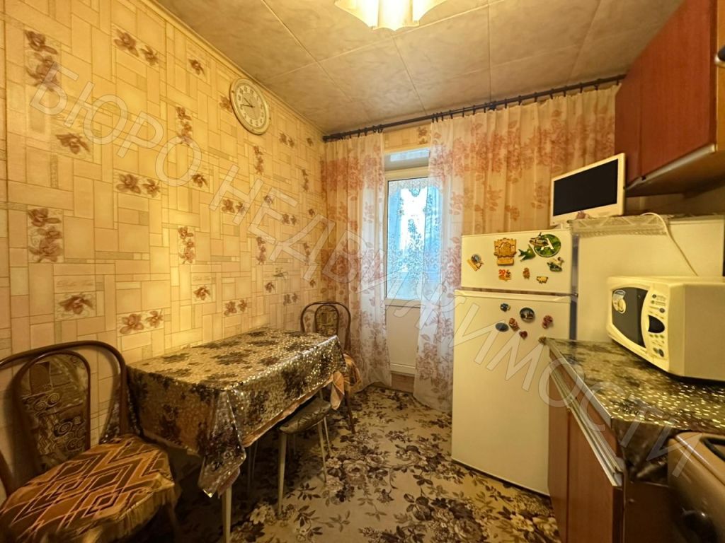 Продажа 3-комнатной квартиры, Балашов, Орджоникидзе ул,  1