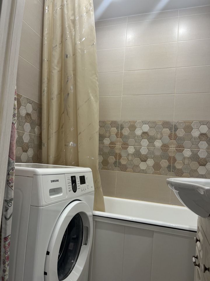 Продажа 2-комнатной квартиры, Нижний Новгород, Коминтерна ул,  22