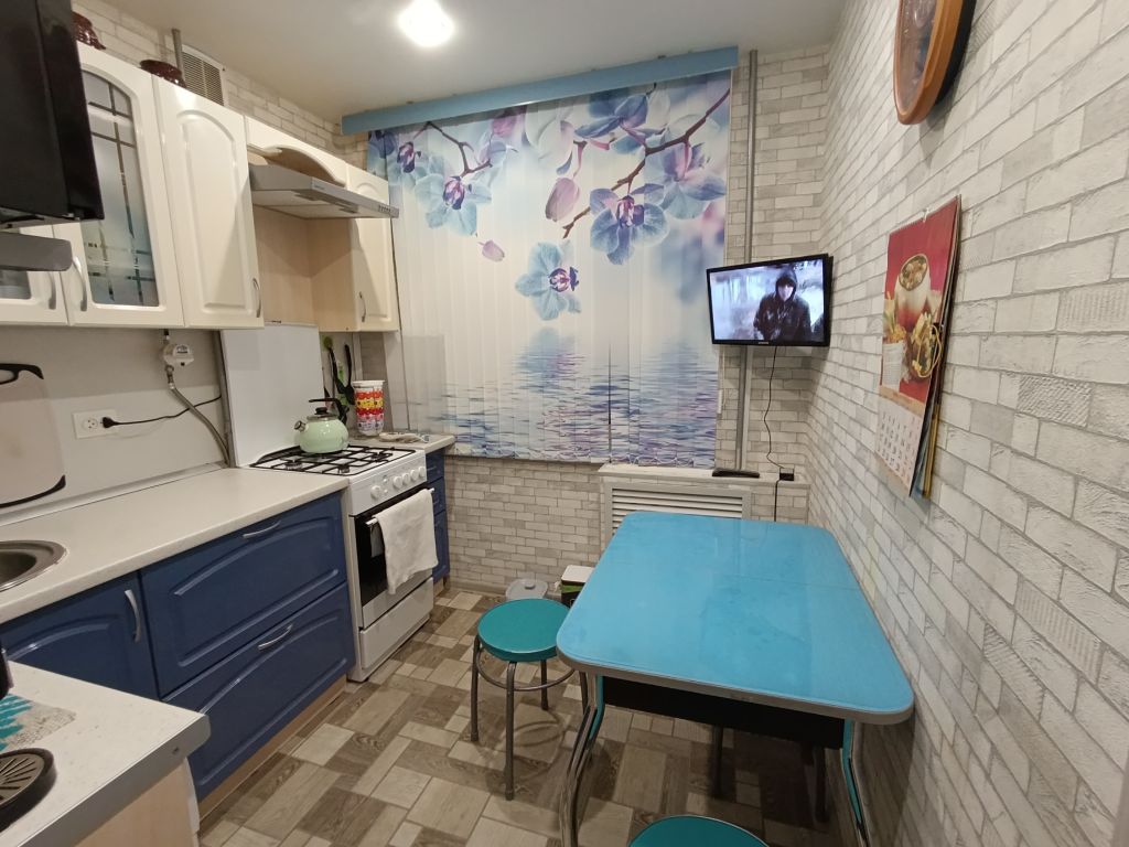 Продажа 2-комнатной квартиры, Нижний Новгород, 60-летия Октября б-р,  7