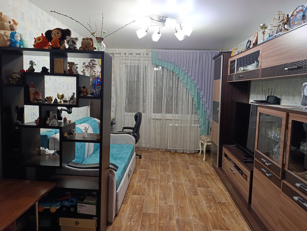 Продажа 2-комнатной квартиры, Нижний Новгород, 60-летия Октября б-р,  7