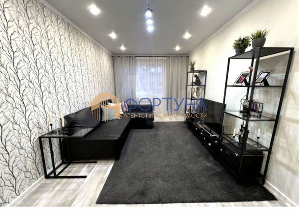 Продажа 3-комнатной квартиры, Белгород, Шебекинская ул,  4