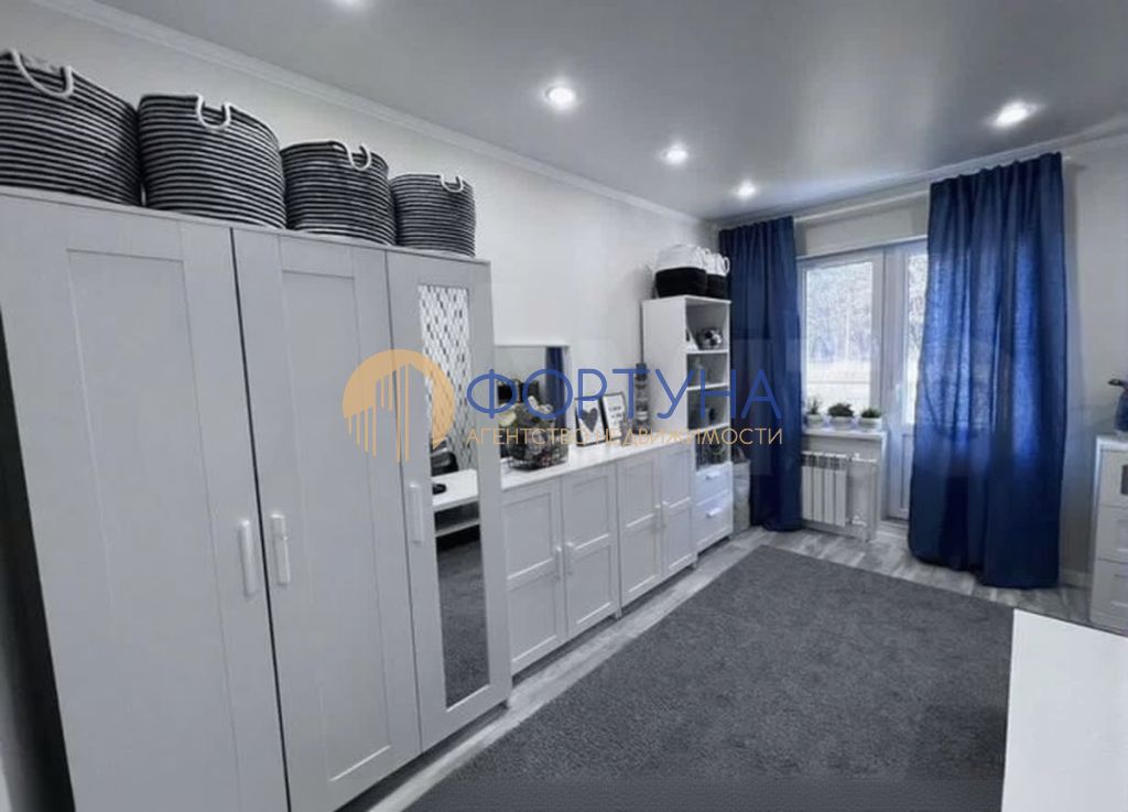 Продажа 3-комнатной квартиры, Белгород, Шебекинская ул,  4