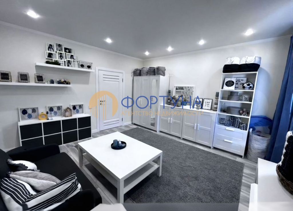 Продажа 3-комнатной квартиры, Белгород, Шебекинская ул,  4