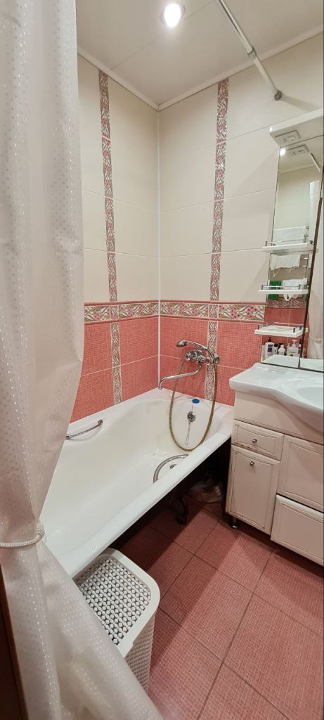 Продажа 3-комнатной квартиры, Нижний Новгород, Ленина пр-кт,  48а