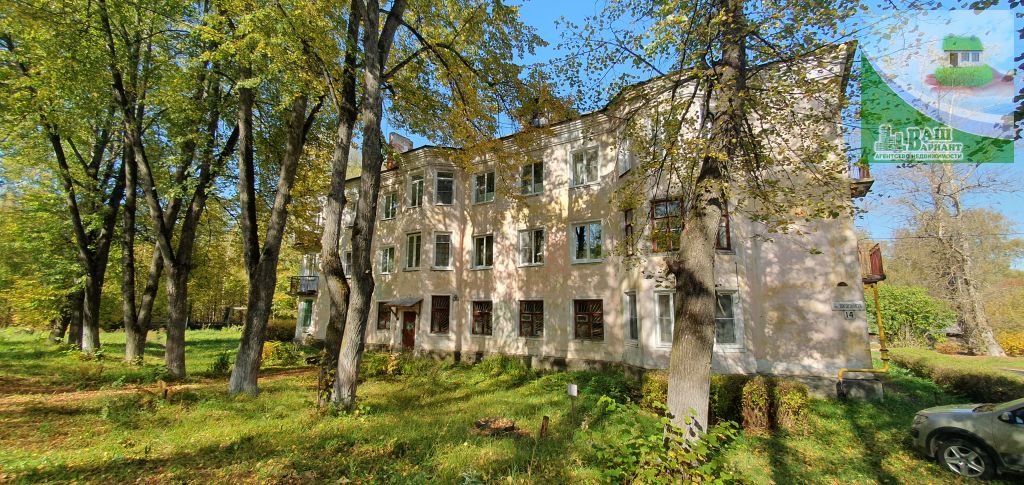 Продажа 2-комнатной квартиры, Петровский, Школьная ул,  14