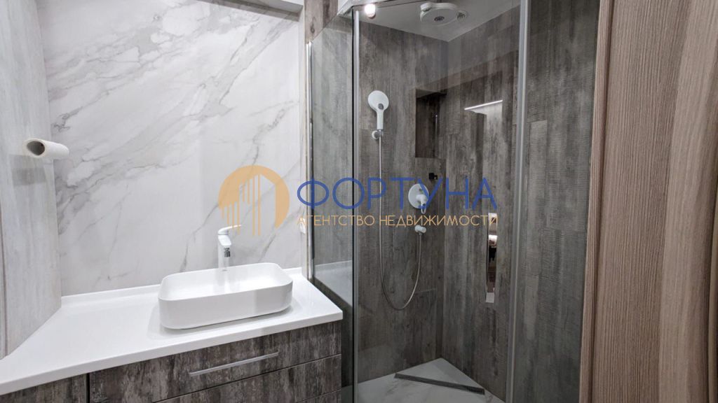 Продажа 3-комнатной квартиры, Белгород, 60 лет Октября ул,  12