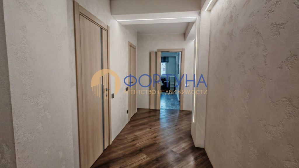 Продажа 3-комнатной квартиры, Белгород, 60 лет Октября ул,  12