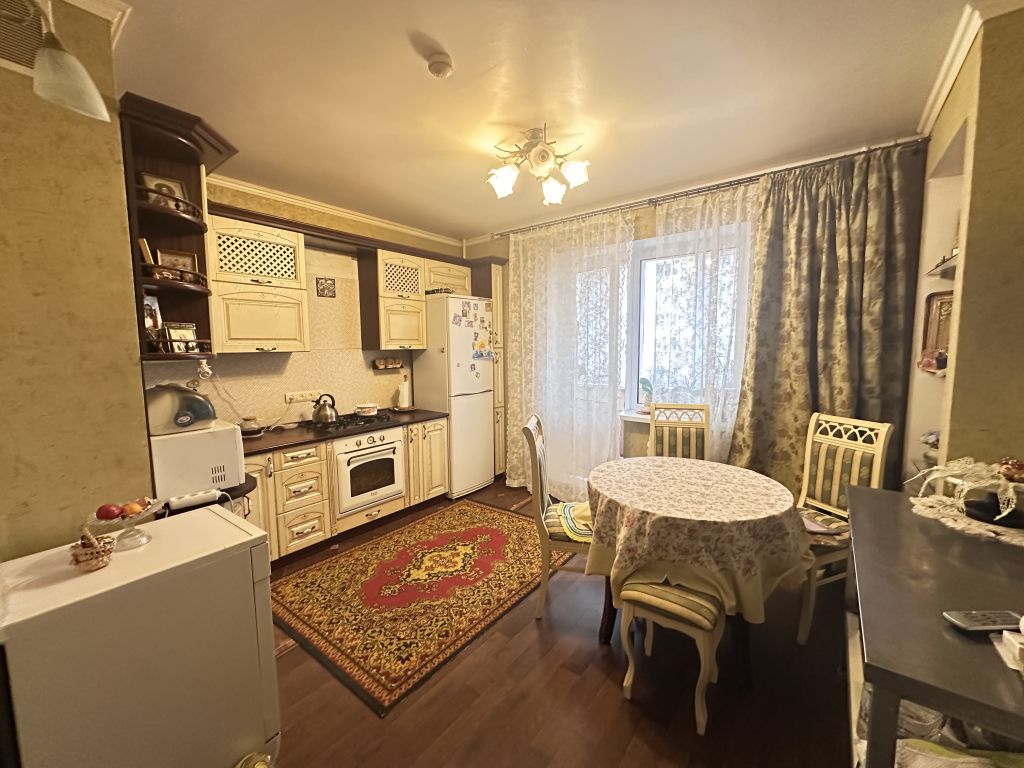 Продажа 2-комнатной квартиры, Кстово, Первостроителей пер,  3