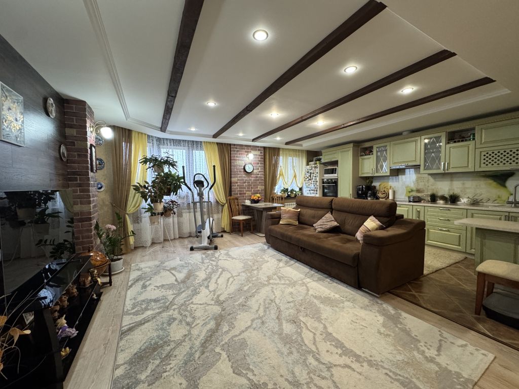 Продажа 2-комнатной квартиры, Саратов, Кленовая ул,  7