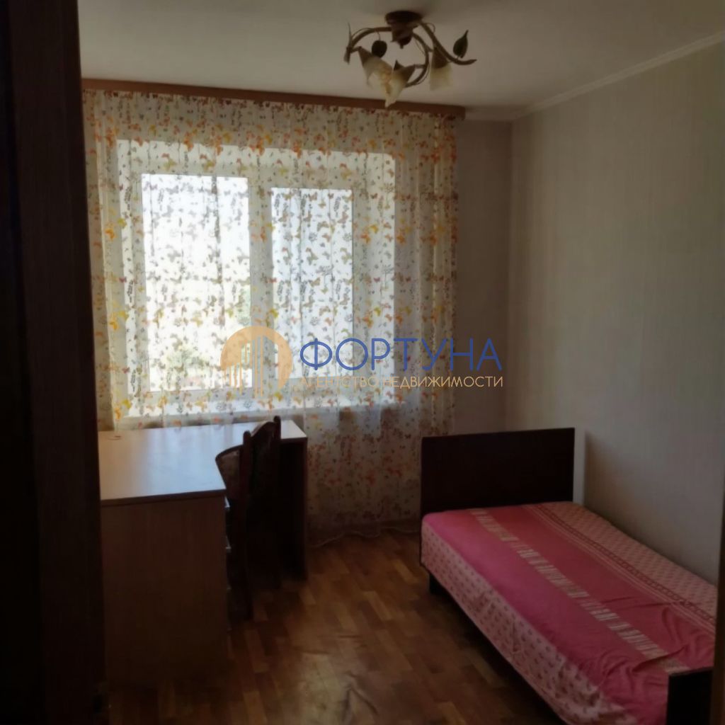 Продажа 3-комнатной квартиры, Белгород, Нагорная ул,  1