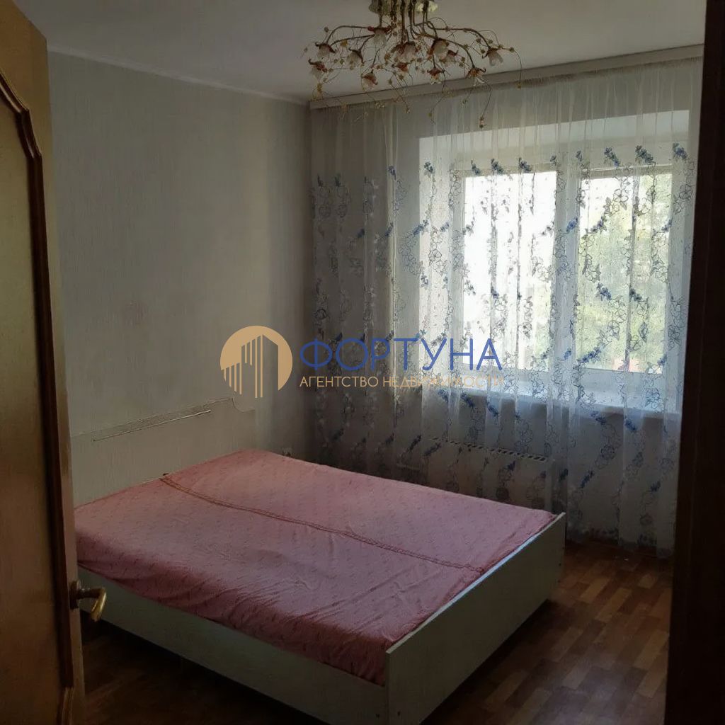 Продажа 3-комнатной квартиры, Белгород, Нагорная ул,  1