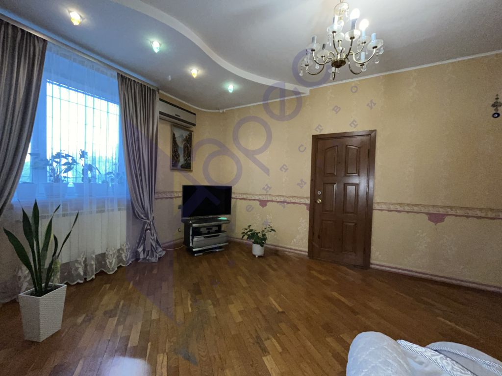 Продажа 4-комнатной квартиры, Нижний Новгород, имени Генерала Ивлиева ул,  30к1