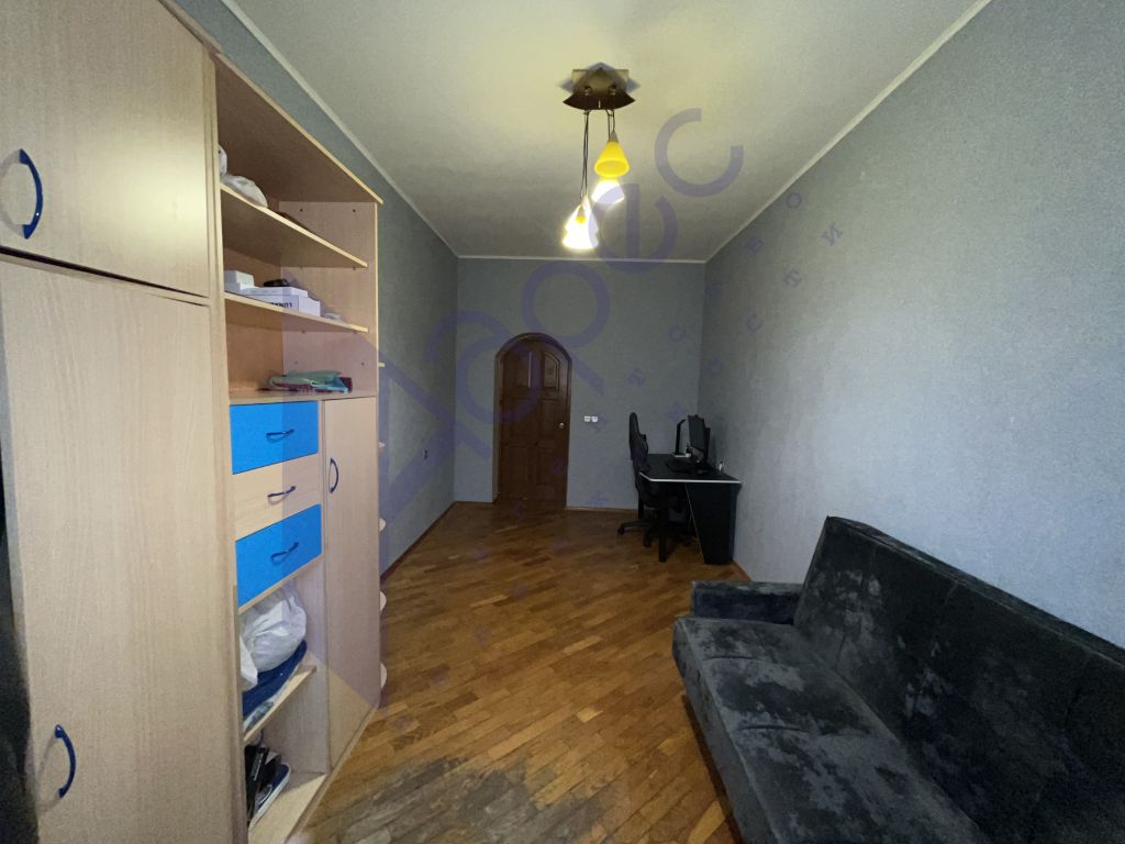 Продажа 4-комнатной квартиры, Нижний Новгород, имени Генерала Ивлиева ул,  30к1