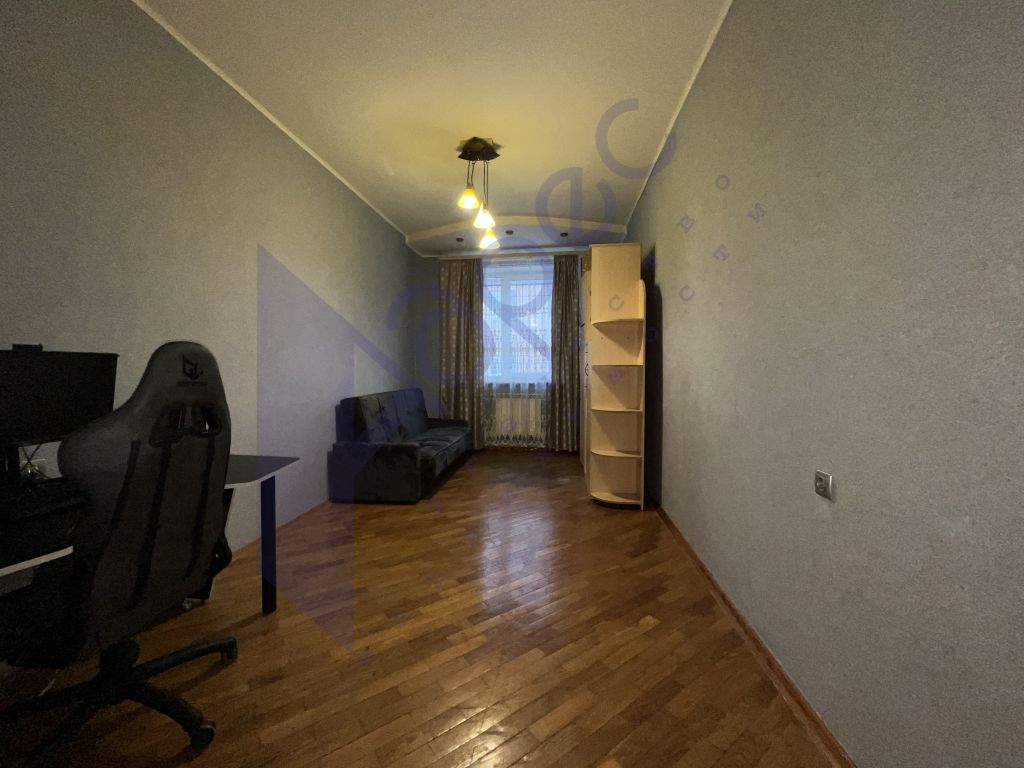 Продажа 4-комнатной квартиры, Нижний Новгород, имени Генерала Ивлиева ул,  30к1