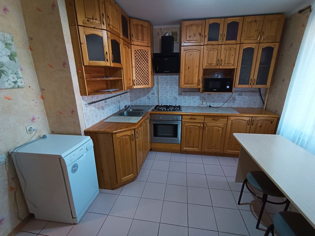 Продажа 3-комнатной квартиры, Ярославль, Сосновая ул,  10