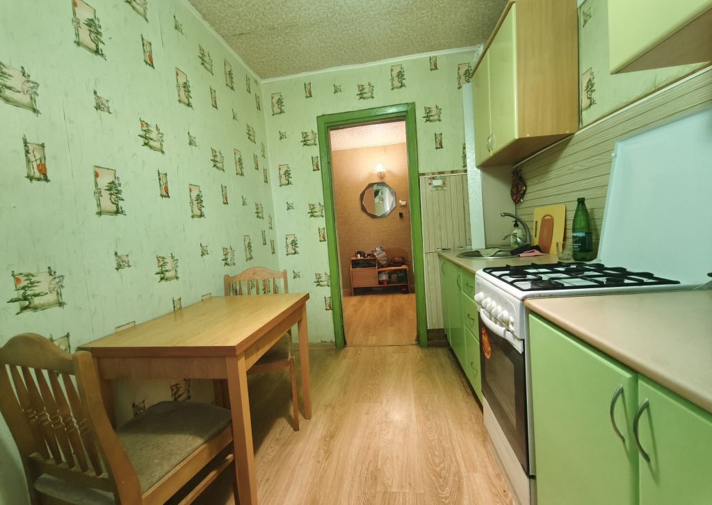 Продажа 2-комнатной квартиры, Новомосковск, Паровозная ул,  1