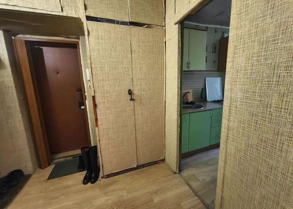 Продажа 2-комнатной квартиры, Новомосковск, Паровозная ул,  1