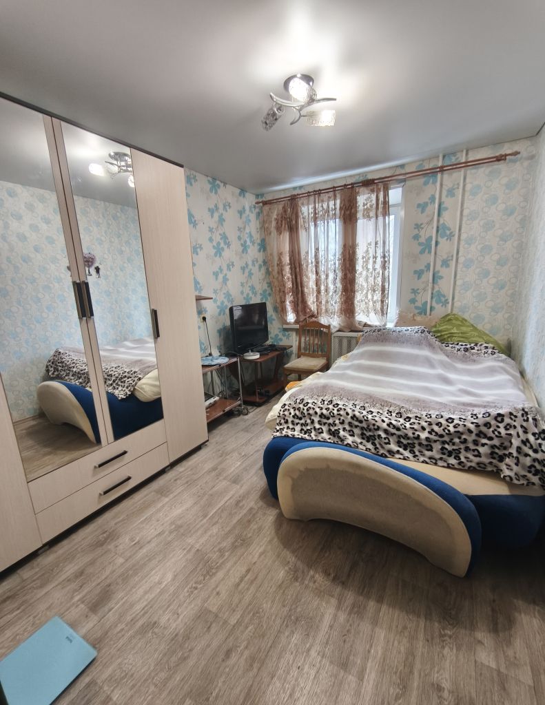 Продажа 2-комнатной квартиры, Новомосковск, Паровозная ул,  1