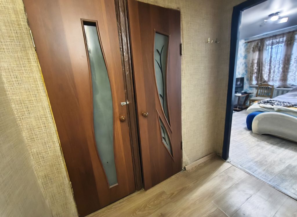 Продажа 2-комнатной квартиры, Новомосковск, Паровозная ул,  1