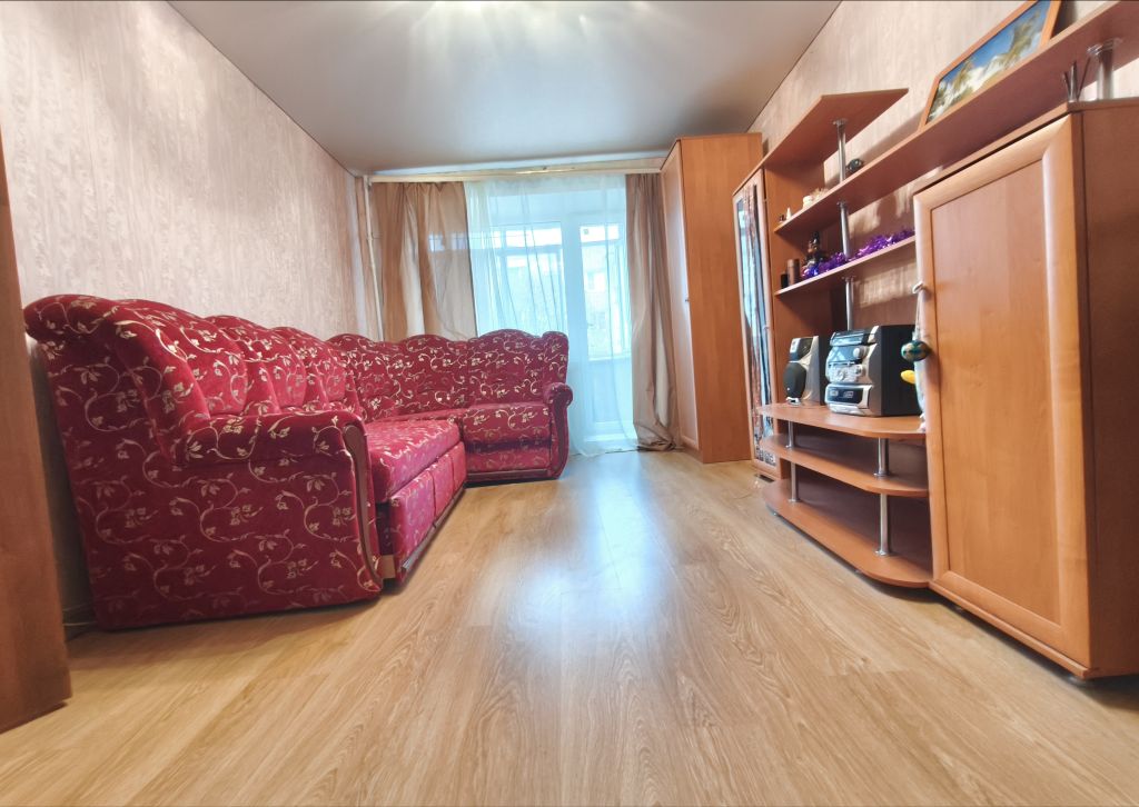 Продажа 2-комнатной квартиры, Новомосковск, Паровозная ул,  1