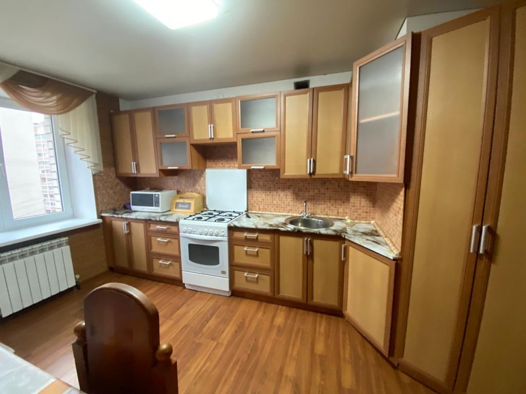 Продажа 2-комнатной квартиры, Смоленск, Южный мкр,  25Б