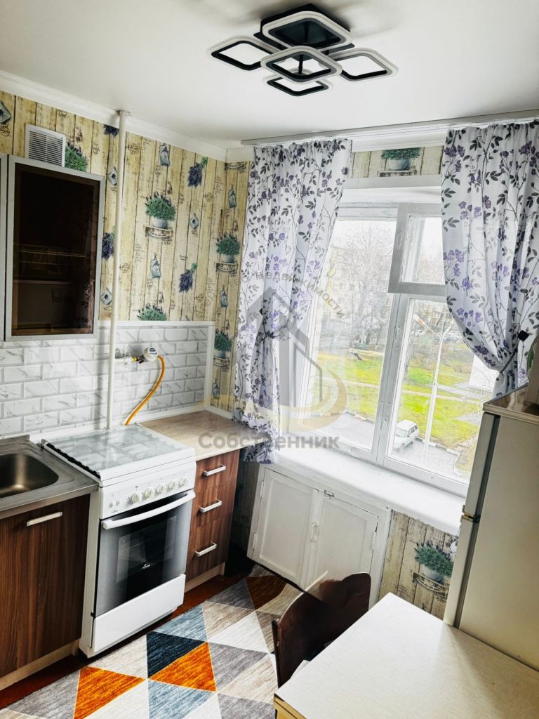 Аренда 2-комнатной квартиры, Губкин, Фрунзе ул,  2В