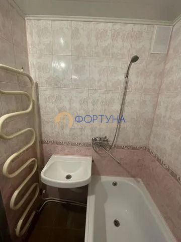 Продажа 1-комнатной квартиры, Белгород, Есенина ул,  44