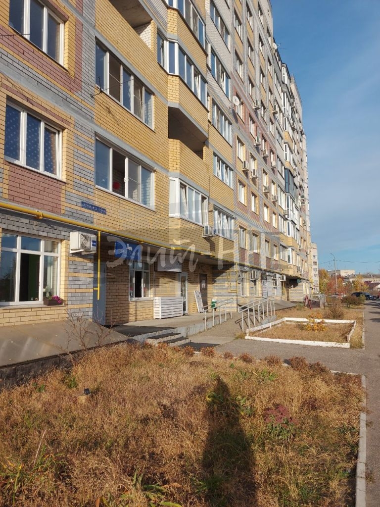 Продажа 3-комнатной квартиры, Бор, Луначарского ул,  208