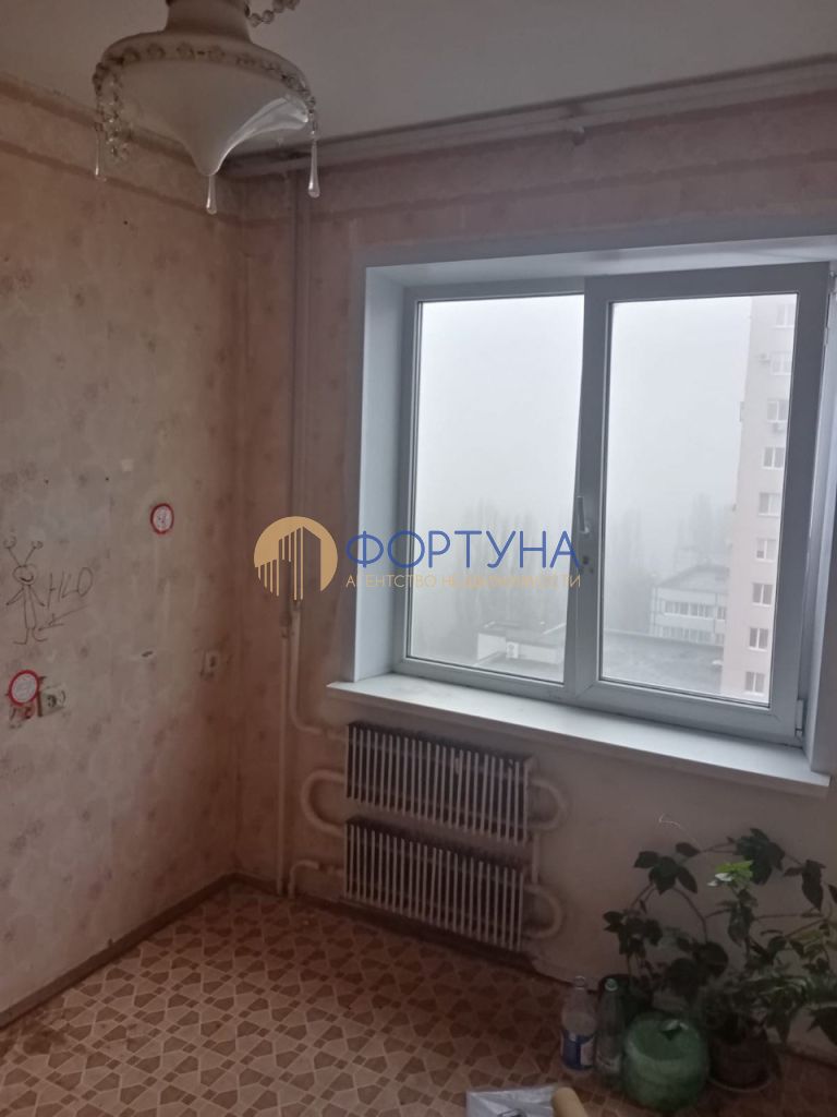 Продажа 4-комнатной квартиры, Белгород, Спортивная ул,  1