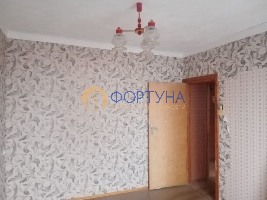Продажа 4-комнатной квартиры, Белгород, Спортивная ул,  1