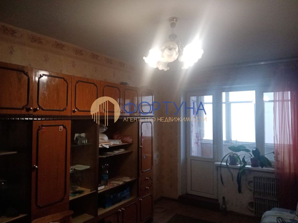 Продажа 4-комнатной квартиры, Белгород, Спортивная ул,  1