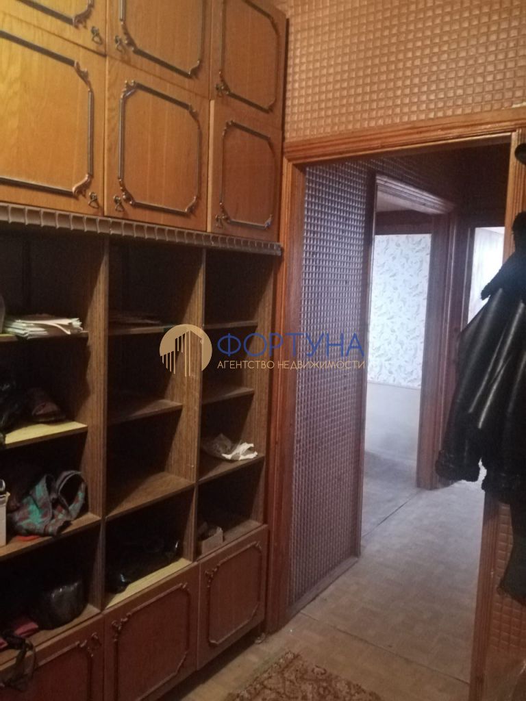 Продажа 4-комнатной квартиры, Белгород, Спортивная ул,  1