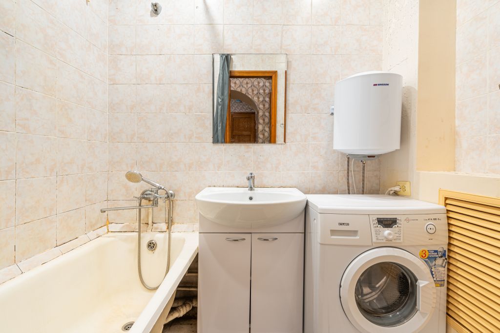 Продажа 3-комнатной квартиры, Ярославль, Максимова ул,  10