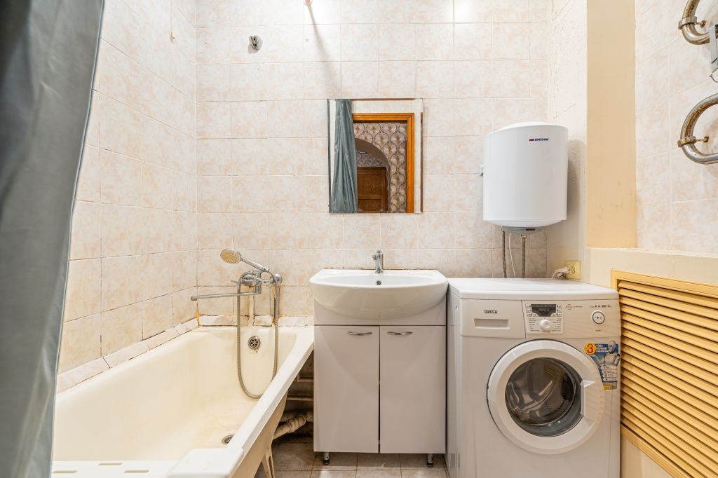 Продажа 3-комнатной квартиры, Ярославль, Максимова ул,  10