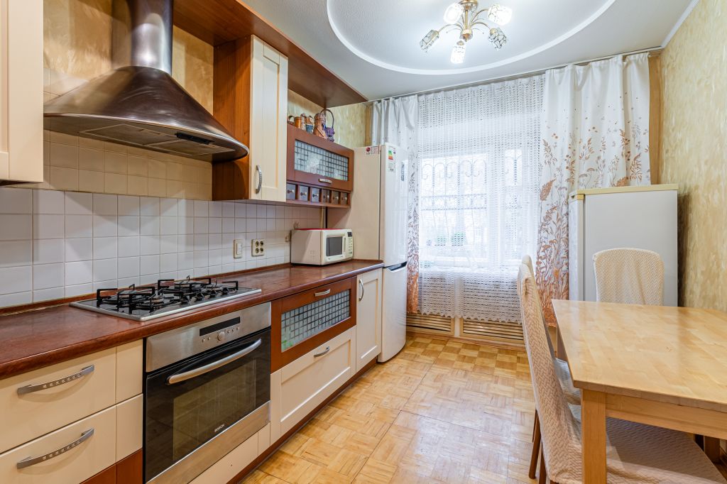 Продажа 3-комнатной квартиры, Ярославль, Максимова ул,  10