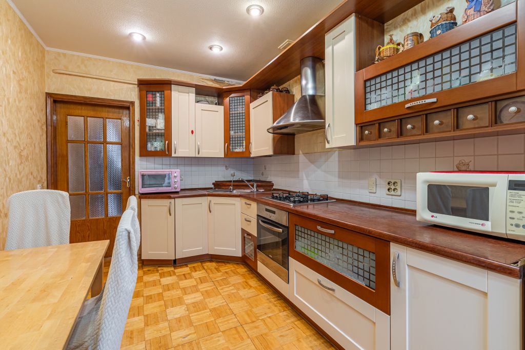 Продажа 3-комнатной квартиры, Ярославль, Максимова ул,  10