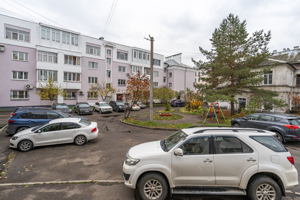 Продажа 3-комнатной квартиры, Ярославль, Максимова ул,  10