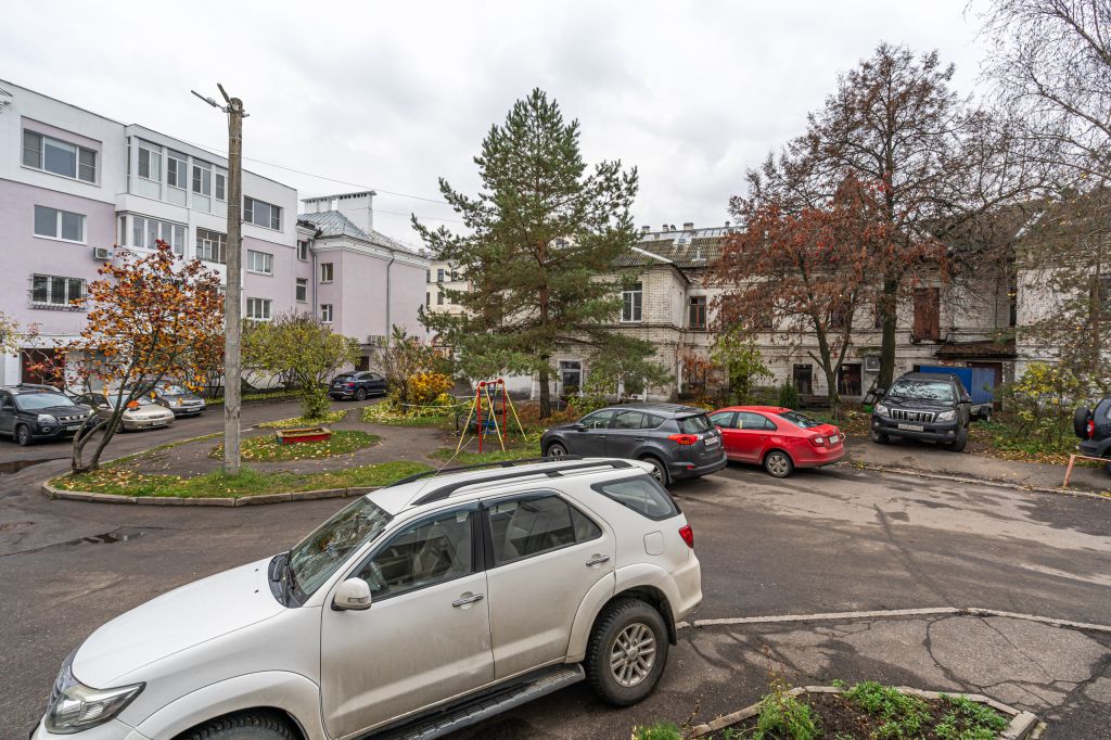 Продажа 3-комнатной квартиры, Ярославль, Максимова ул,  10