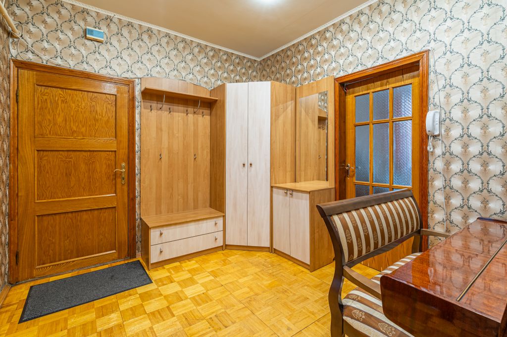Продажа 3-комнатной квартиры, Ярославль, Максимова ул,  10