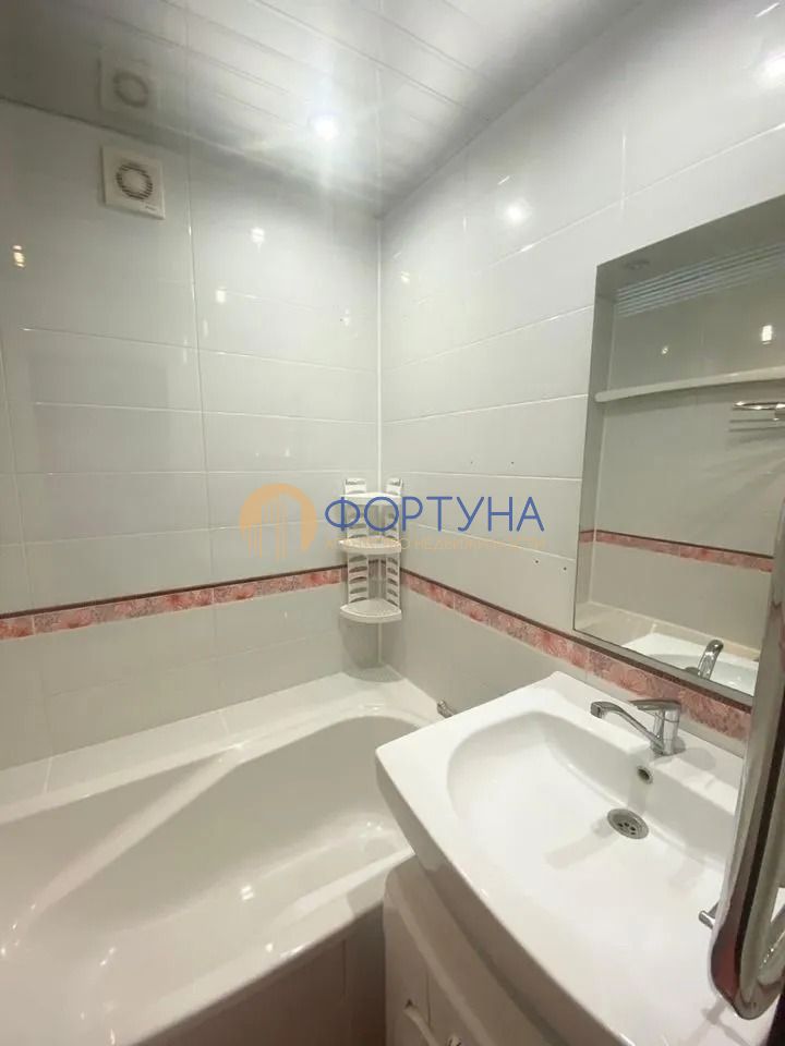 Продажа 3-комнатной квартиры, Белгород, Победы ул,  49