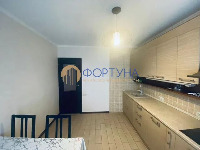 Продажа 3-комнатной квартиры, Белгород, Победы ул,  49