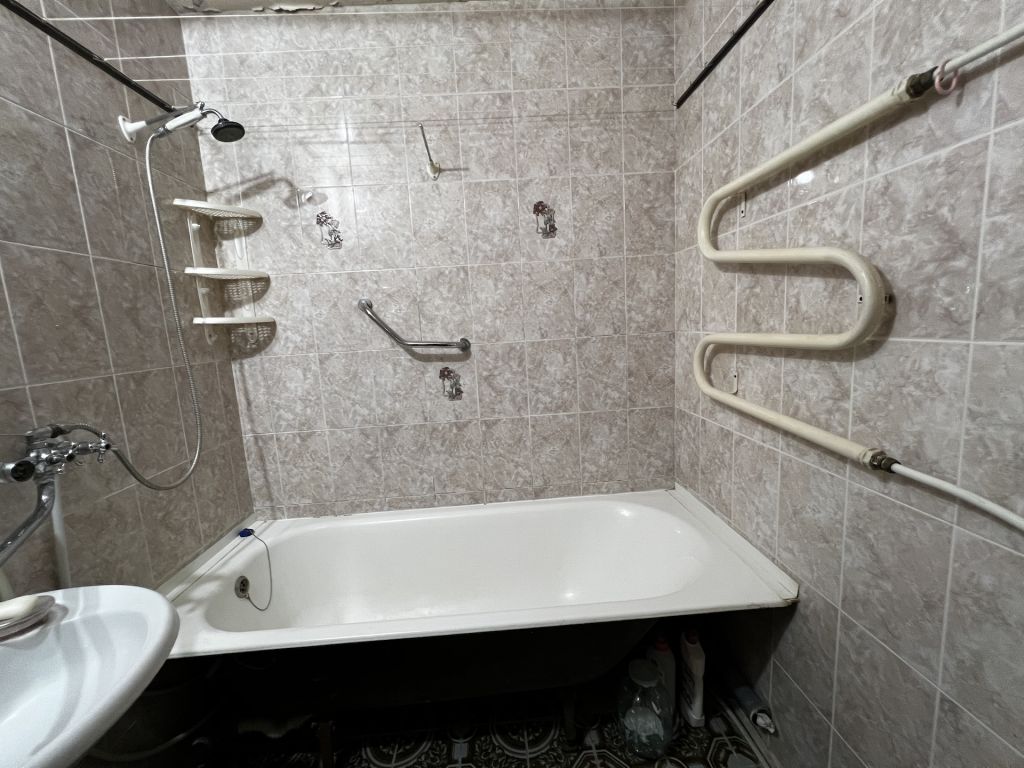 Продажа 3-комнатной квартиры, Собинка, Центральная ул,  20