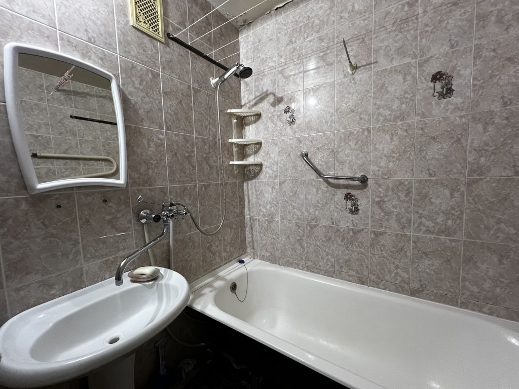 Продажа 3-комнатной квартиры, Собинка, Центральная ул,  20