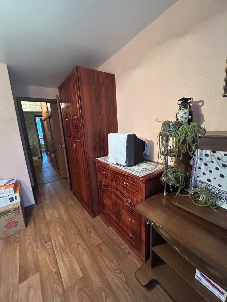 Продажа 4-комнатной квартиры, Дзержинск, Химиков б-р,  8/14