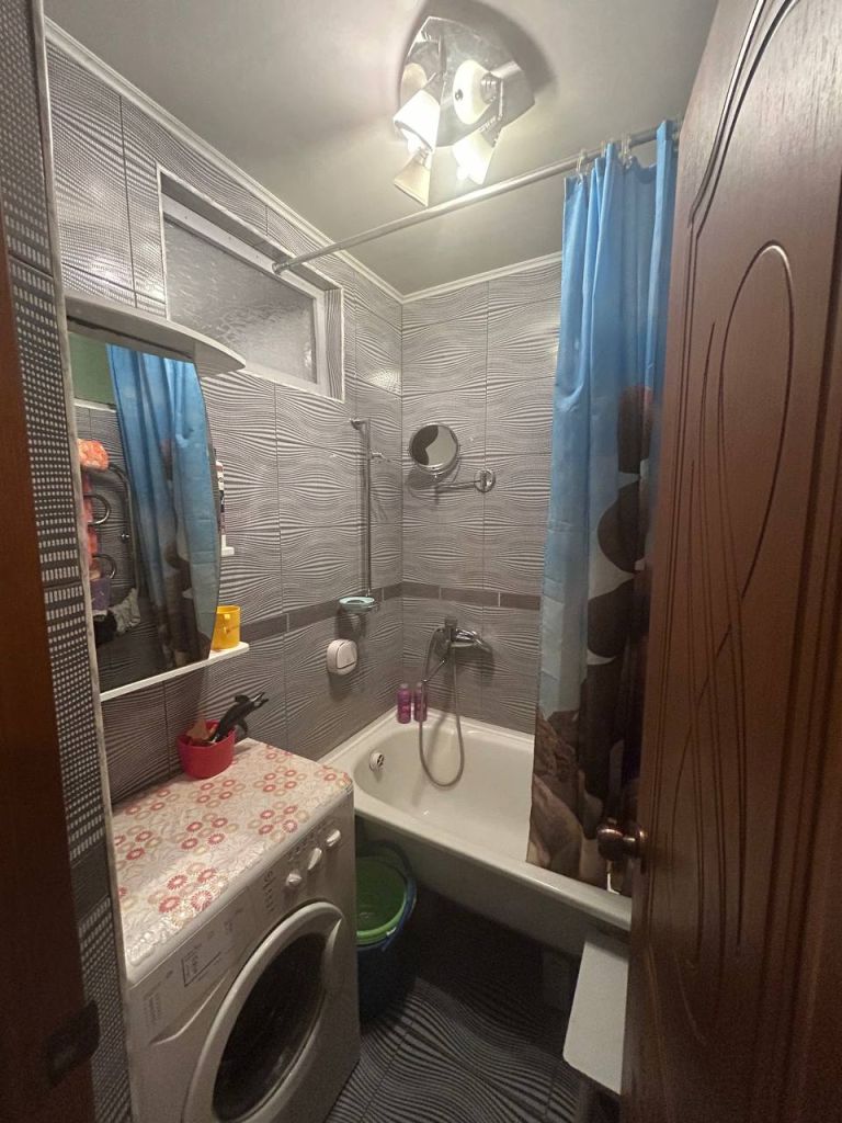 Продажа 4-комнатной квартиры, Дзержинск, Химиков б-р,  8/14