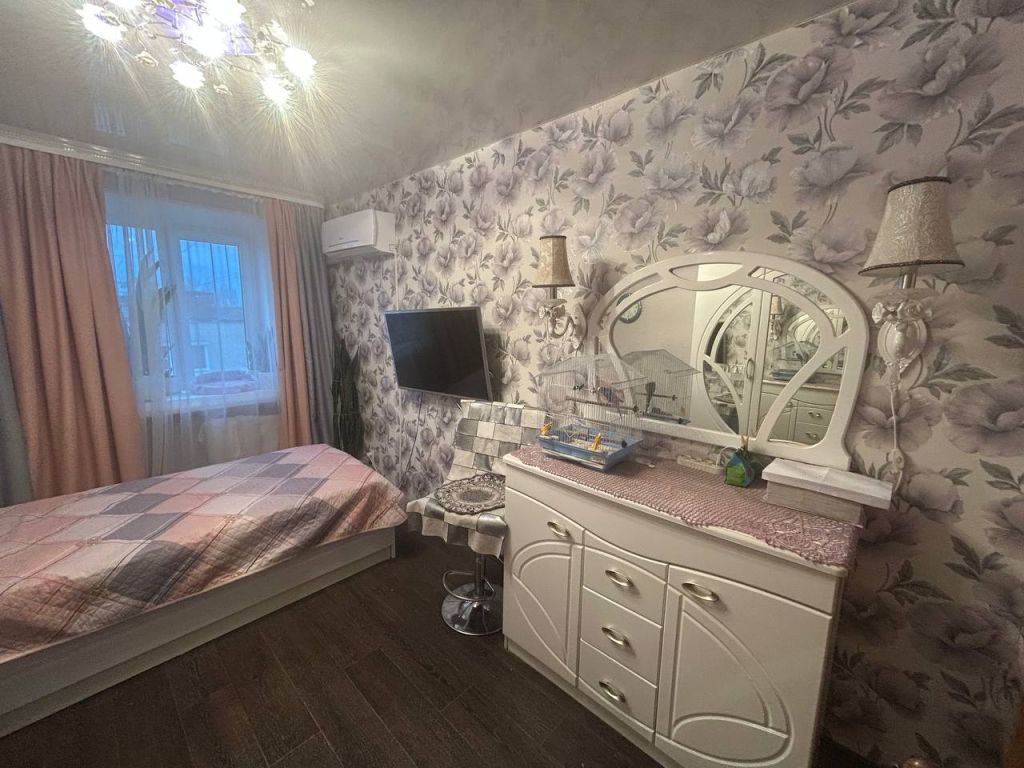 Продажа 4-комнатной квартиры, Дзержинск, Химиков б-р,  8/14